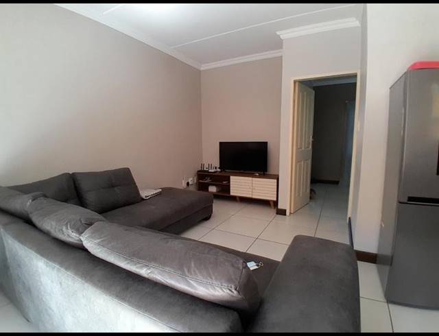 1 BEDROOM APARTMENT FOR SALE IN ROOIHUISKRAAL NORTH